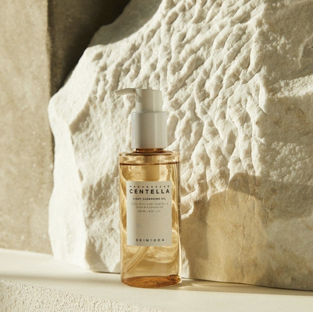 Madagascar centella light cleansing oil skin